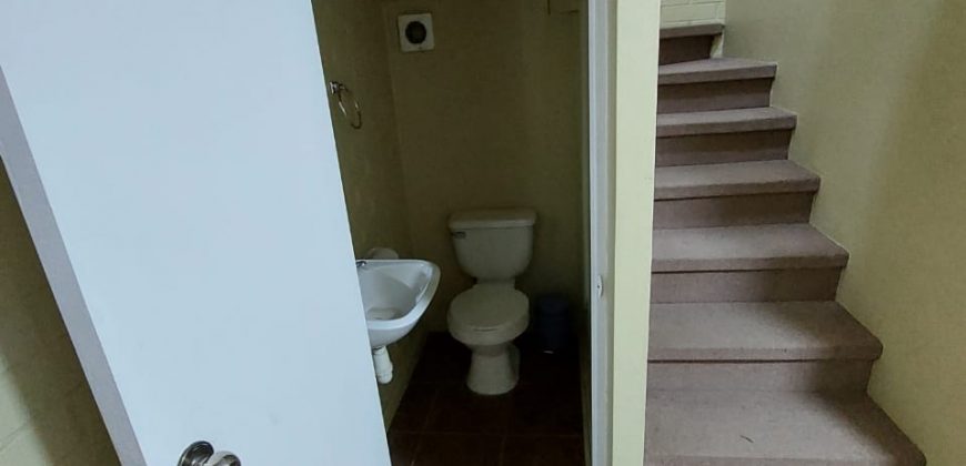 Gran Casa en Avenida Larapinta Poniente.