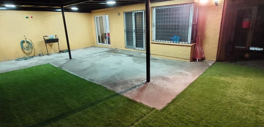 Gran Casa en Avenida Larapinta Poniente.
