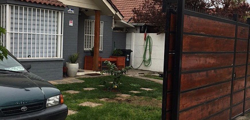 AVENIDA LOS HALCONES!!! CASA  AISLADA  1 PISO CON PISCINA