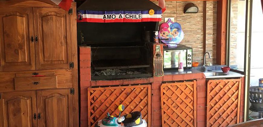 GRAN CASA EN AVENIDA LOS HALCONES LARAPINTA LAMPA