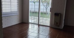 Hermosa casa aislada ubicada en Microbarrio Los Copihues, Larapinta