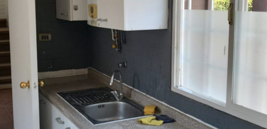 Hermosa casa aislada ubicada en Microbarrio Los Copihues, Larapinta