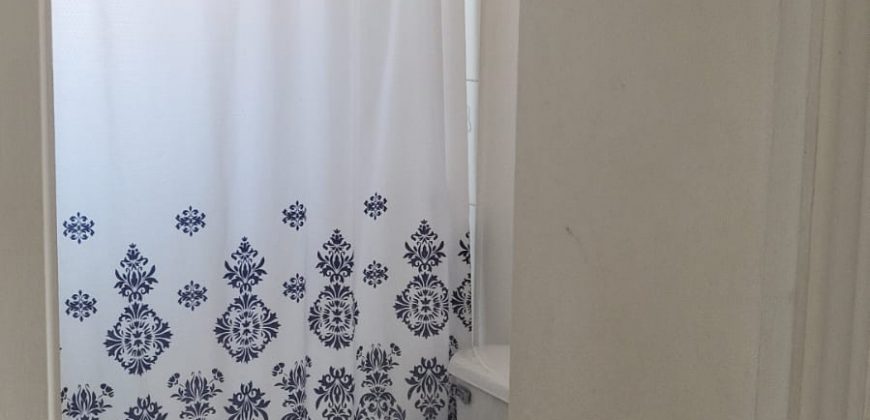 Hermosa casa aislada ubicada en Microbarrio Los Copihues, Larapinta