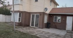 Hermosa casa aislada ubicada en Microbarrio Los Copihues, Larapinta