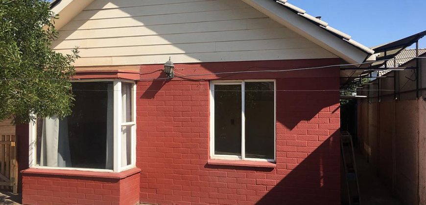 VENTA CASA 1 PISO AISLADA PASAJE LAS LILAS 2ª ETAPA LARAPINTA