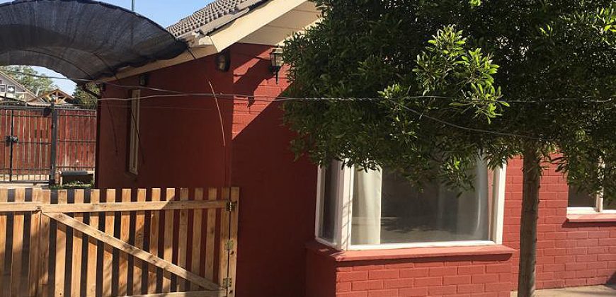 VENTA CASA 1 PISO AISLADA PASAJE LAS LILAS 2ª ETAPA LARAPINTA