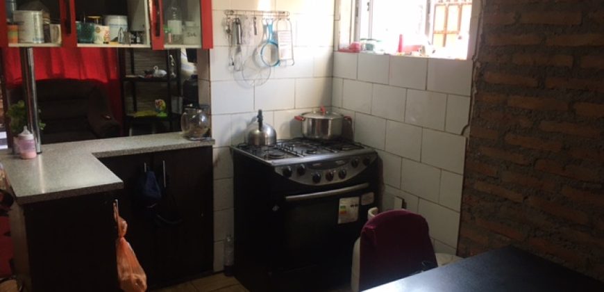 Venta de Amplia  Propiedad en Pasaje Directora María Mella Lampa.