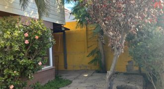 Bella Casa Aislada en Pasaje Los Espinos Larapinta
