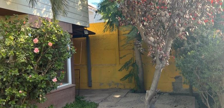 Bella Casa Aislada en Pasaje Los Espinos Larapinta