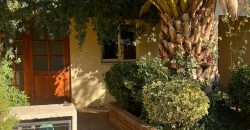 Bella Casa Aislada en Pasaje Los Espinos Larapinta