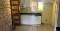 Bella Casa Aislada en Pasaje Los Espinos Larapinta