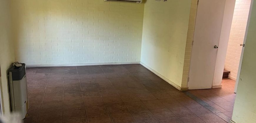 Bella Casa Aislada en Pasaje Los Espinos Larapinta