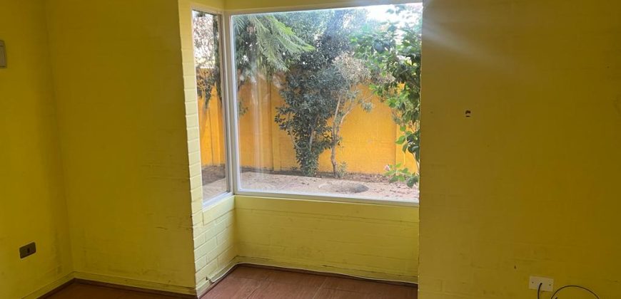 Bella Casa Aislada en Pasaje Los Espinos Larapinta