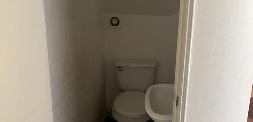 Bella Casa Aislada en Pasaje Los Espinos Larapinta