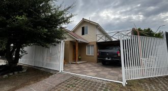 Bella Casa Comercial en Pasaje El Clavel Poniente Larapinta 1ra etapa