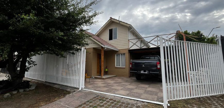 Bella Casa Comercial en Pasaje El Clavel Poniente Larapinta 1ra etapa
