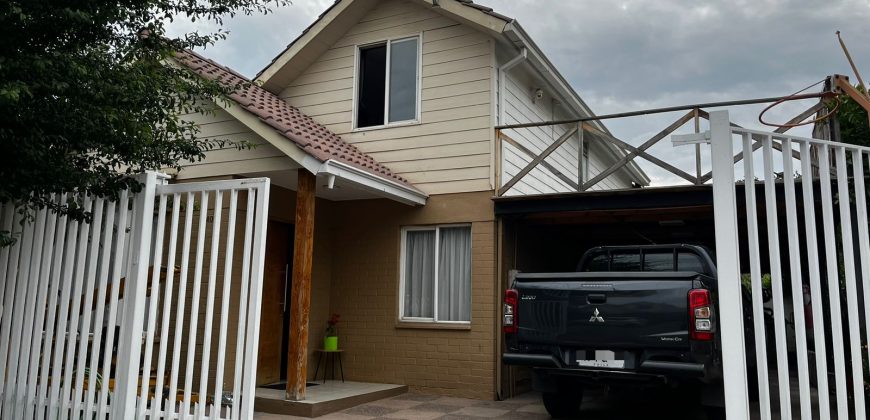 Bella Casa Comercial en Pasaje El Clavel Poniente Larapinta 1ra etapa