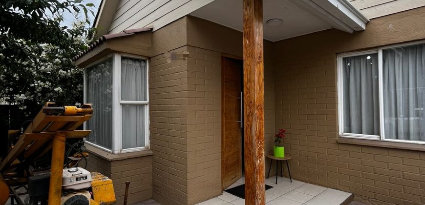 Bella Casa Comercial en Pasaje El Clavel Poniente Larapinta 1ra etapa