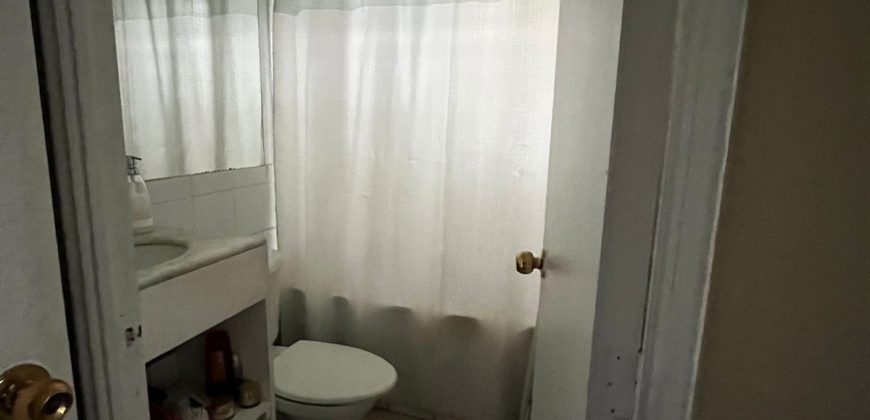 Bella Casa Comercial en Pasaje El Clavel Poniente Larapinta 1ra etapa