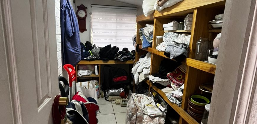 Bella Casa Comercial en Pasaje El Clavel Poniente Larapinta 1ra etapa