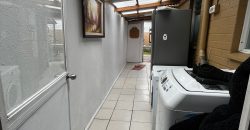 Bella Casa Comercial en Pasaje El Clavel Poniente Larapinta 1ra etapa