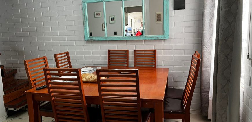 Bella Casa Comercial en Pasaje El Clavel Poniente Larapinta 1ra etapa
