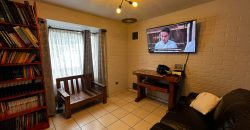Bella Casa Comercial en Pasaje El Clavel Poniente Larapinta 1ra etapa