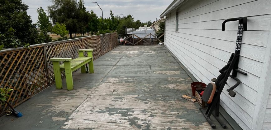Bella Casa Comercial en Pasaje El Clavel Poniente Larapinta 1ra etapa