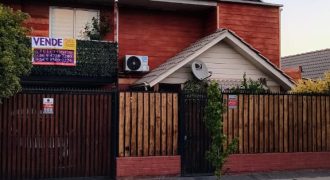 Bella casa en Calle Chagual Larapinta Lampa