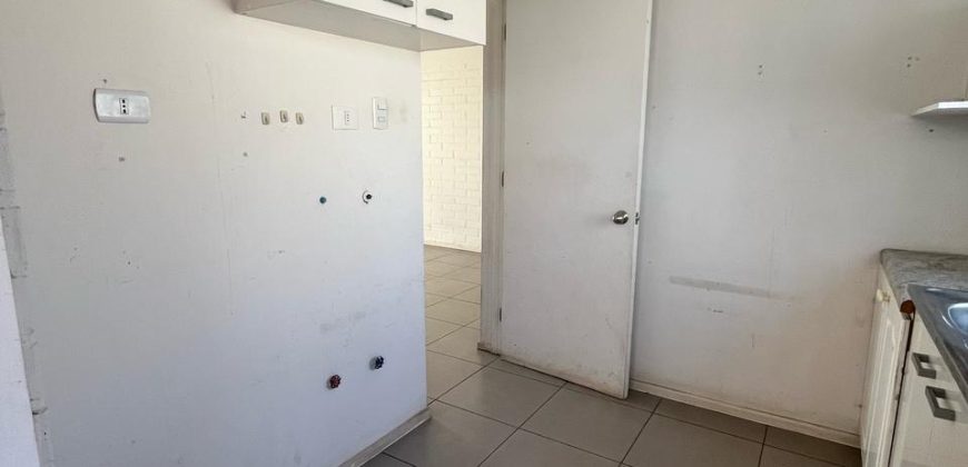 Casa amplia en Condominio Las Flores Larapinta