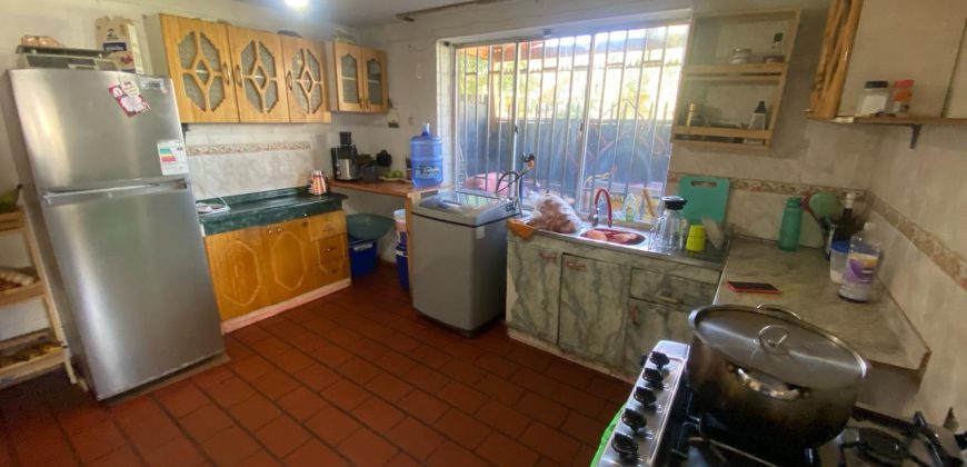 Propiedad a la Venta esquina Calle Jaracanda Lampa Villa Santa Rosa, Lampa.