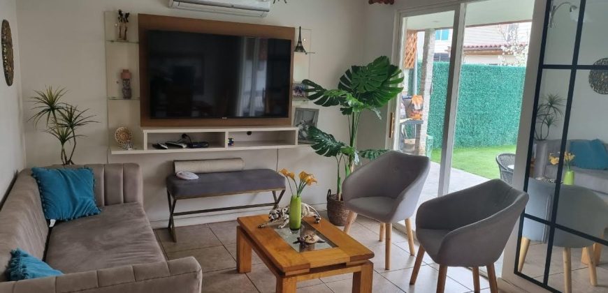 Amplia y luminosa casa en Condominio Los Coihues, Larapinta