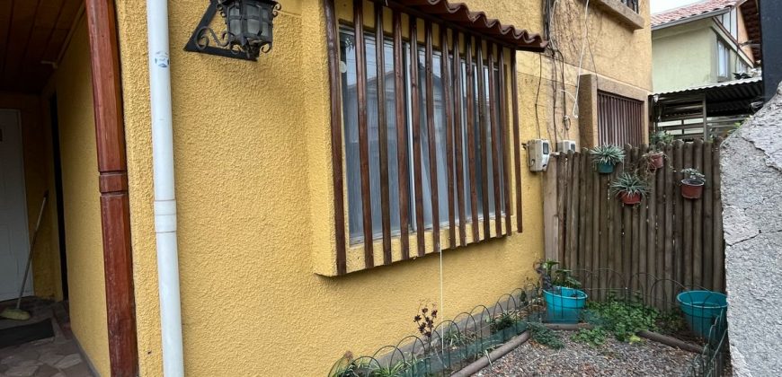Bella Casa en Pasaje Los Espinos Lampa