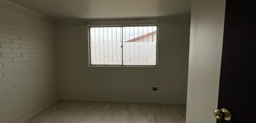 Bella Casa en Pasaje Los Espinos Lampa