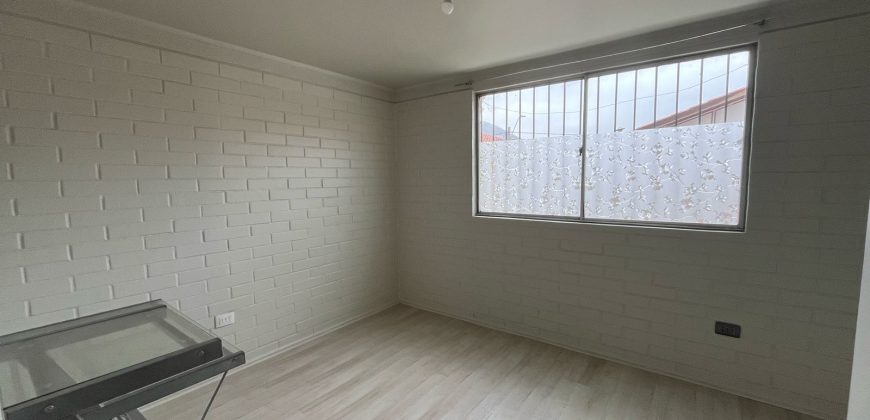 Bella Casa en Pasaje Los Espinos Lampa