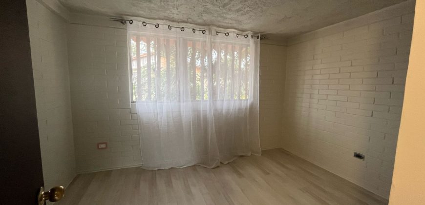 Bella Casa en Pasaje Los Espinos Lampa
