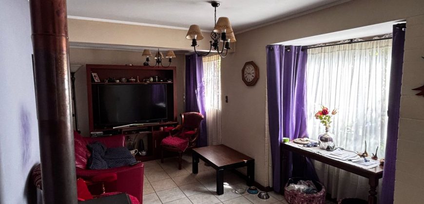 Bella casa en Pasaje Micro Barrio Cerro El Paraguas Larapinta