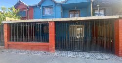 Casa amplia en Calle Directora María Mella Lampa