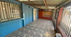 Casa amplia en Calle Directora María Mella Lampa