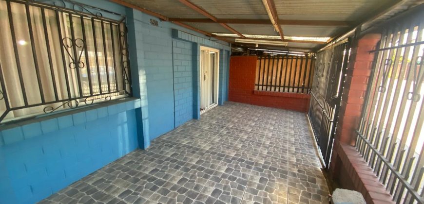 Casa amplia en Calle Directora María Mella Lampa