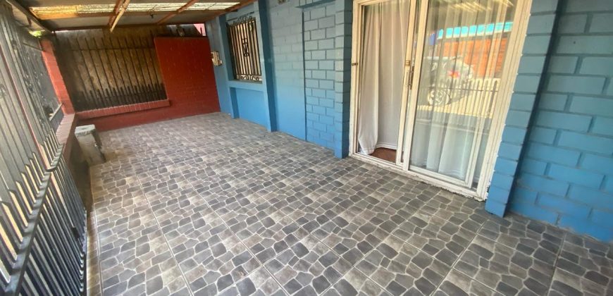 Casa amplia en Calle Directora María Mella Lampa