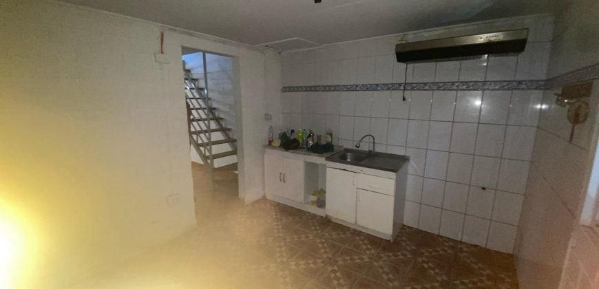 Casa amplia en Calle Directora María Mella Lampa