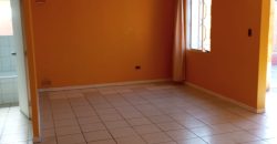 Bella casa 1 piso Pasaje Las Maravillas 2da etapa, Larapinta. Valor $ 450.000