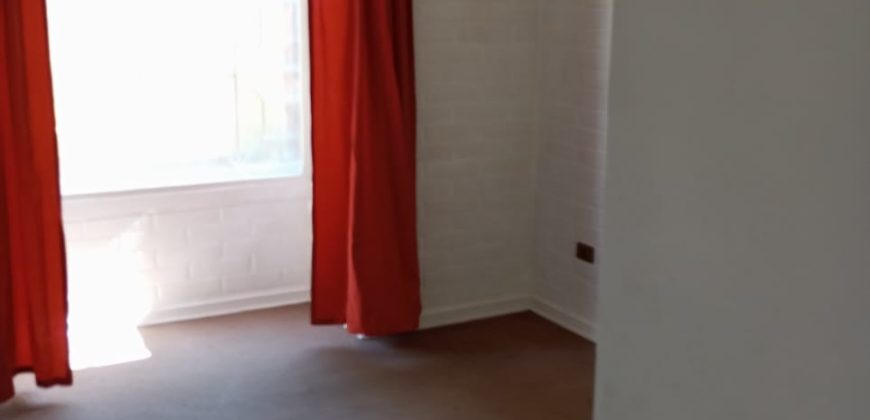 Bella casa 1 piso Pasaje Las Maravillas 2da etapa, Larapinta. Valor $ 450.000