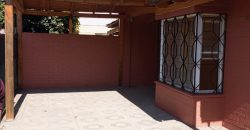 Bella casa 1 piso Pasaje Las Maravillas 2da etapa, Larapinta. Valor $ 450.000
