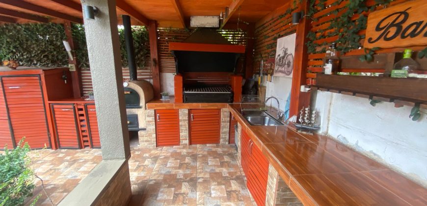 Bella casa en Condominio Los Coihues Larapinta