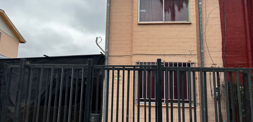 Amplia Propiedad En Arriendo, En Pasaje Mario Riquelme