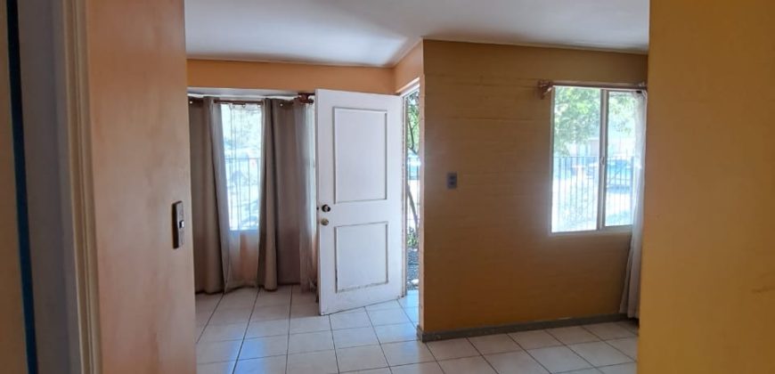 Arriendo de Propiedad en Pasaje Los Lirios, Larapinta.